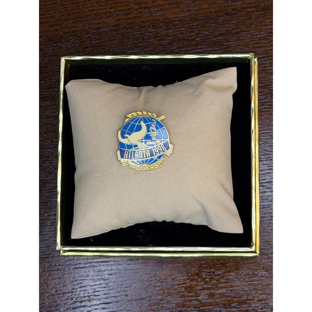 Vintage 1996 Atlanta Olympic Games Dove Globe Enamel Lapel Pin Gold Tone Boxed